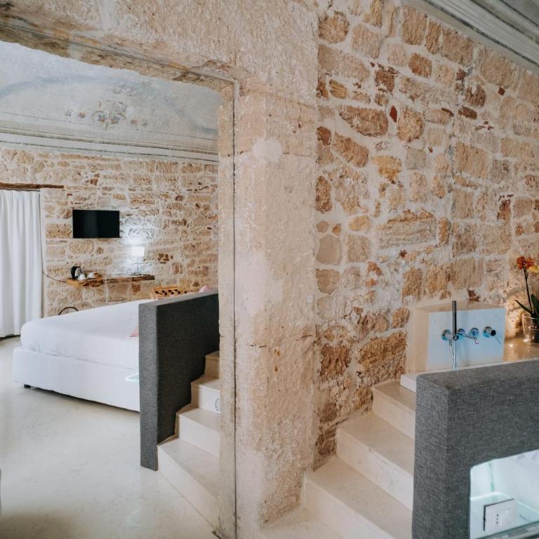 Ambrosia-Timeless Hosting - Deluxe Double Room with Bath - 26