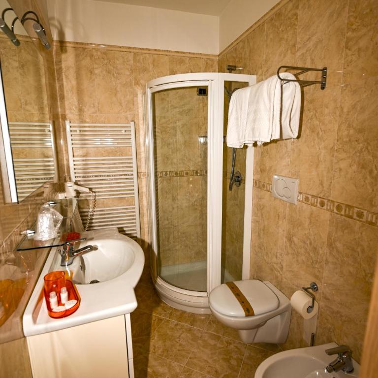 Hotel La Fenice e Sole - Camera Matrimoniale Superior - Dependance - 3