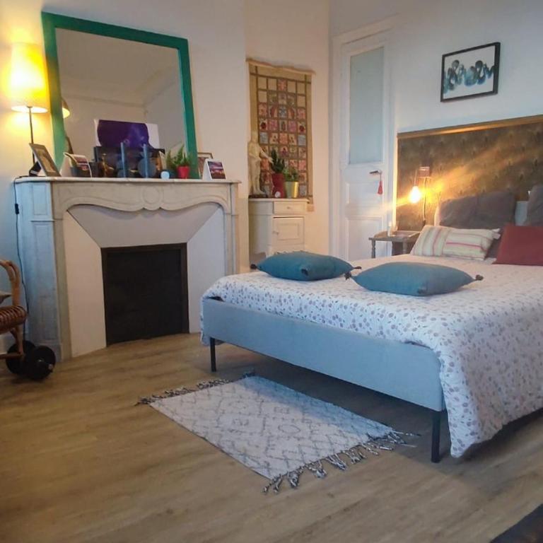 Chez l'habitant, propose Grande chambre Vieux port Marseille - Chambre Double - 9