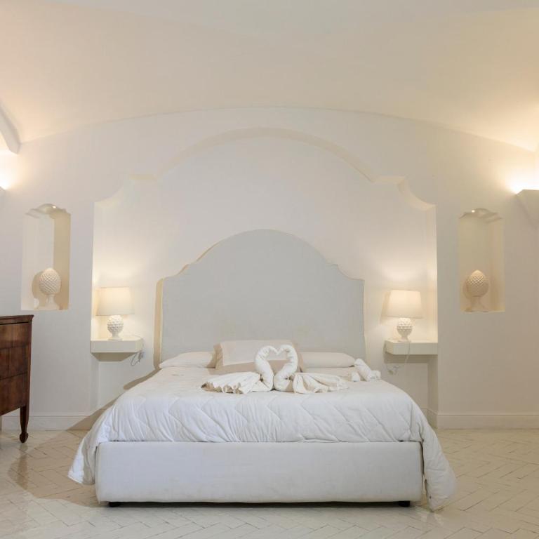 Villa Pia Suites - Camera Tripla Deluxe - 1