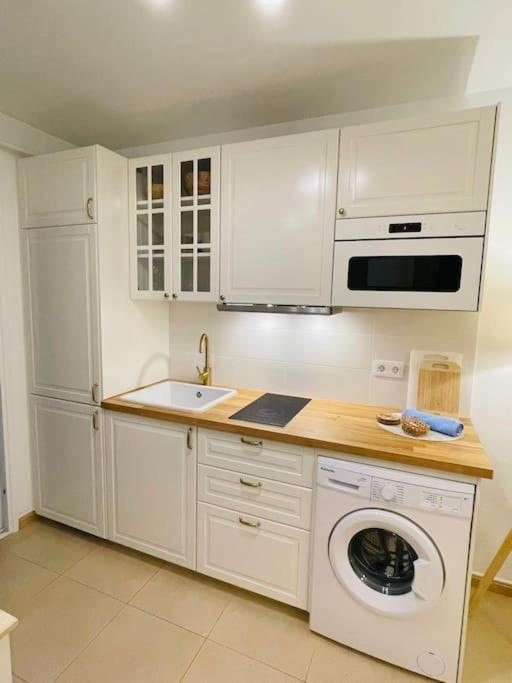 Hoplaco apartament, almost on the beach - One-Bedroom House - 12