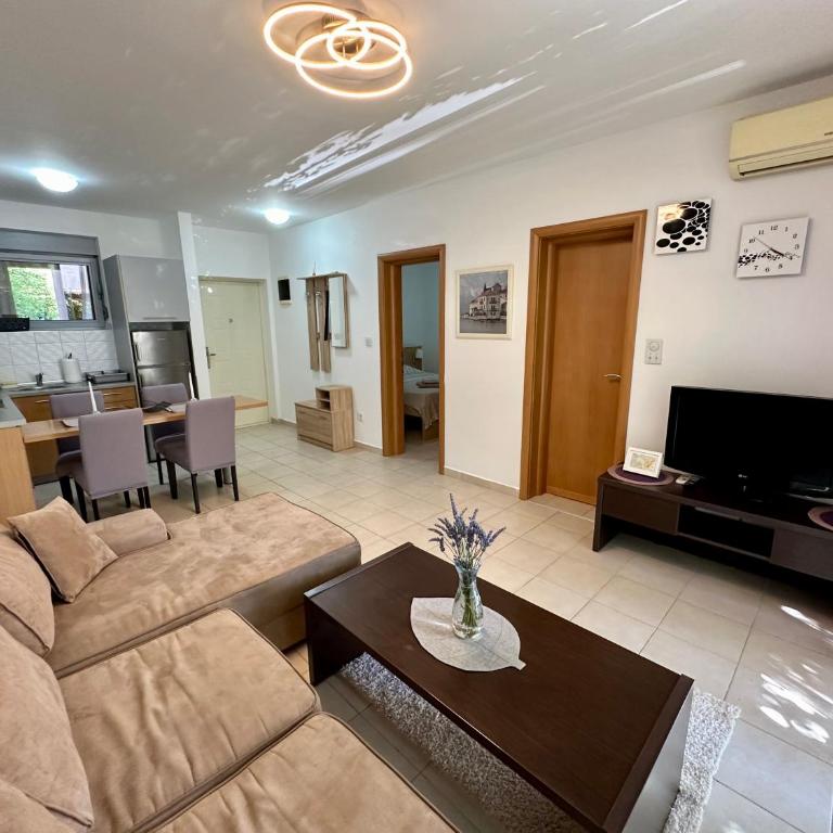 Sun Bay Petrovac - One-Bedroom Apartment - 4