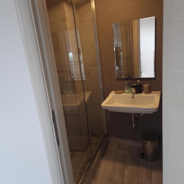Rooms Dana Old Town Budva - Studio s King-sajz Krevetom i Sofom na Izvlačenje - 5