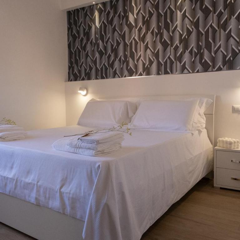 Coraline Deluxe Rooms - Standard Double Room - 2