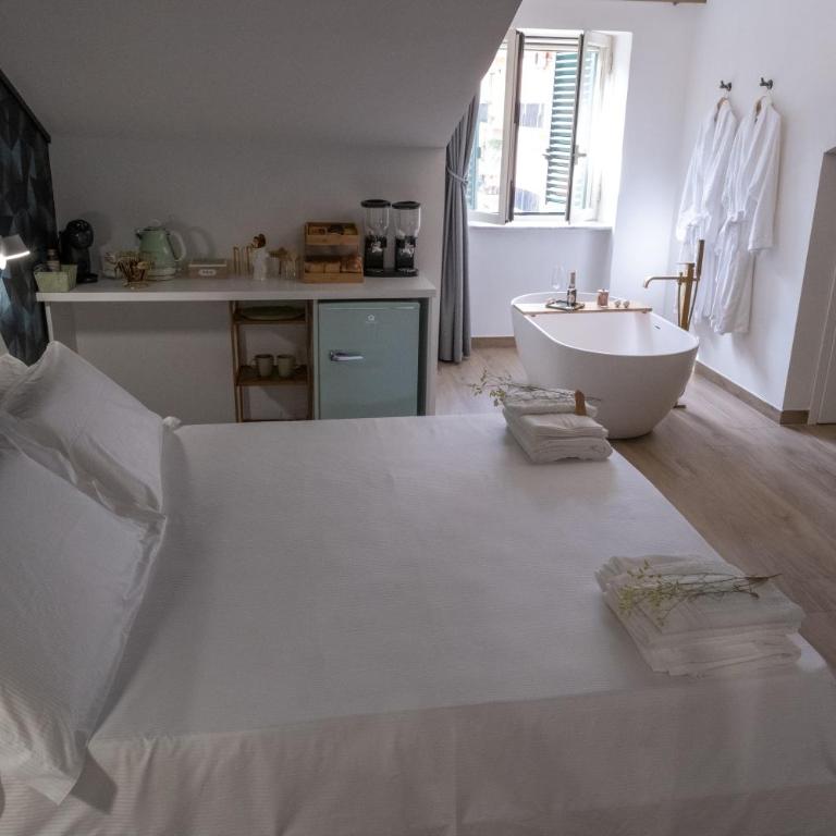 Coraline Deluxe Rooms - Deluxe Room - 17