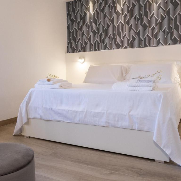 Coraline Deluxe Rooms - Standard Double Room - 14