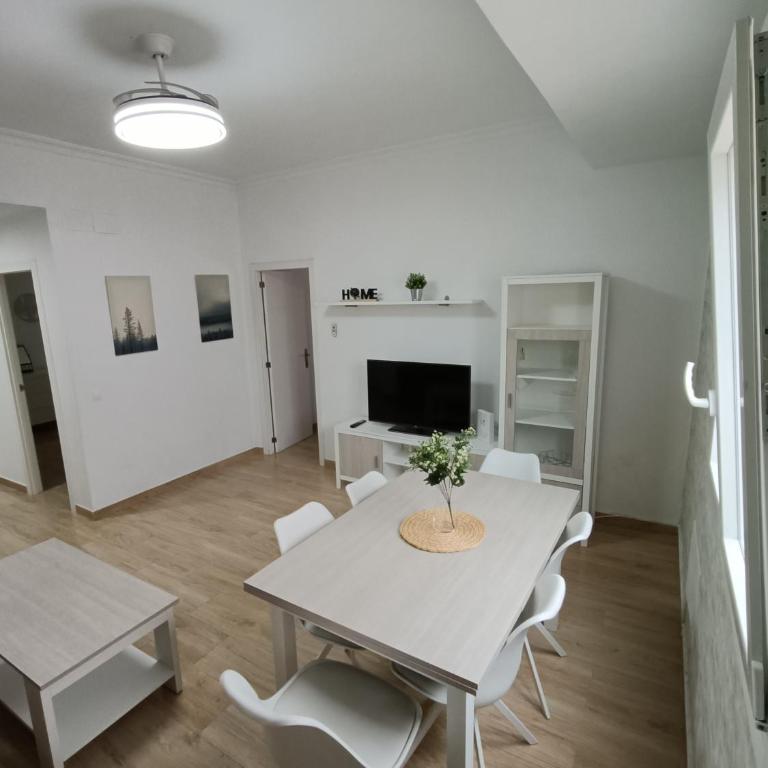 Piso Avenida junto a la Playa - Apartamento de 3 dormitorios - 2
