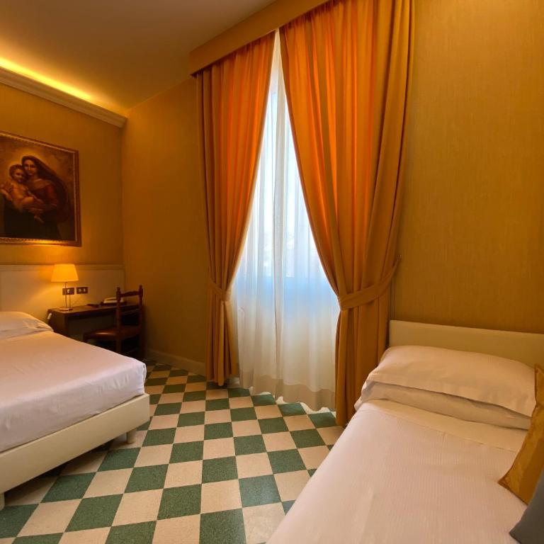 Basilica Hotel - Camera Economy Doppia con Letti Singoli - 11