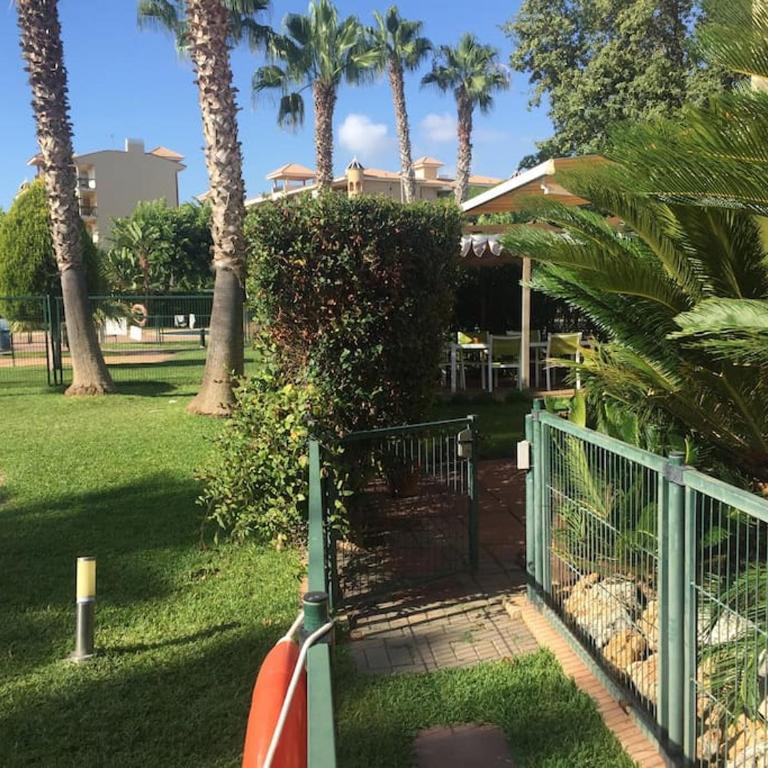 Agradable adosado con piscina y jardín - Three-Bedroom House - 9