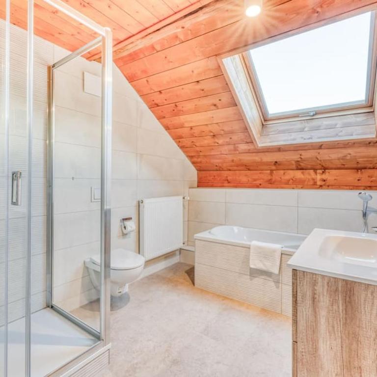 Chalet L'Argoat - Warm and cosy 6 bedroom chalet - Villa Deluxe - 28