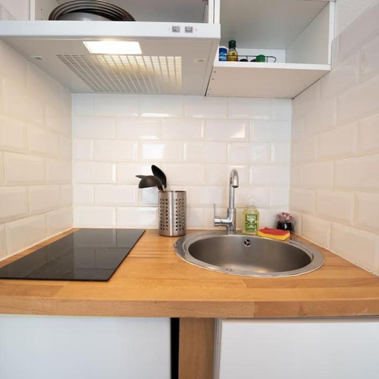 Riquier Station Spot, 5 min from Train & Tramway - Apartamento de 1 dormitorio - 8