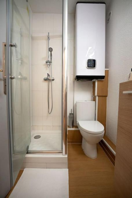 Riquier Station Spot, 5 min from Train & Tramway - Apartamento de 1 dormitorio - 12