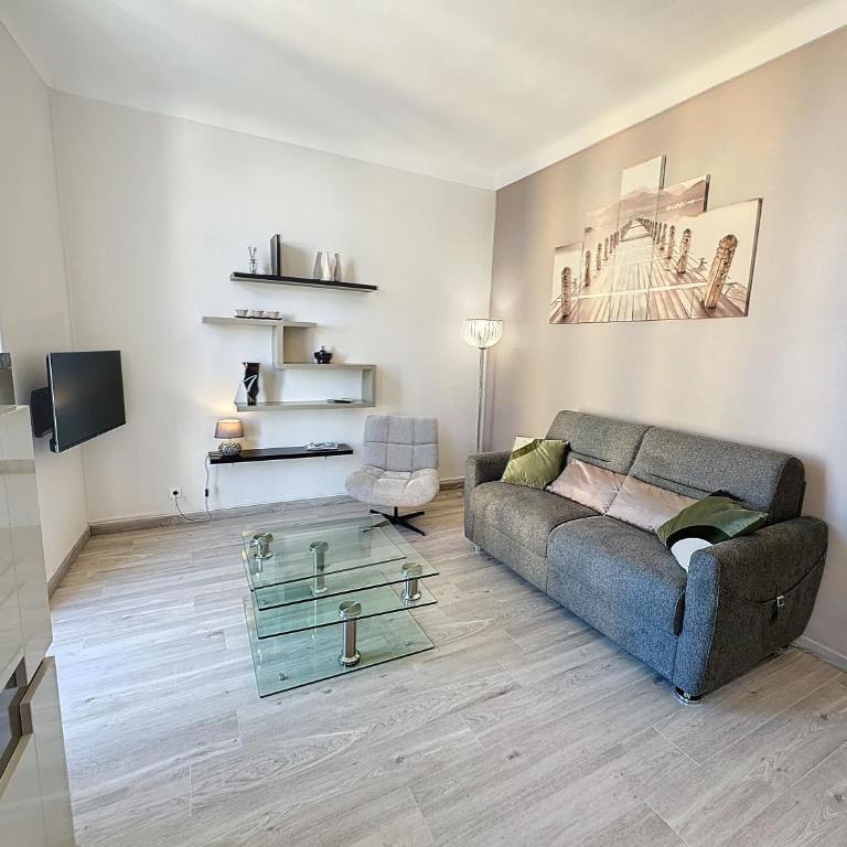 ROL2 - Beau 2 pièces avec balcon et vue mer latérale - Appartement 1 Chambre avec Balcon - 2