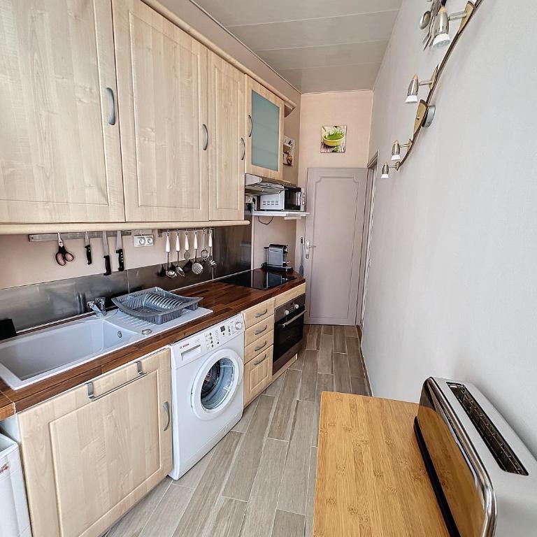 ROL2 - Beau 2 pièces avec balcon et vue mer latérale - Appartement 1 Chambre avec Balcon - 7