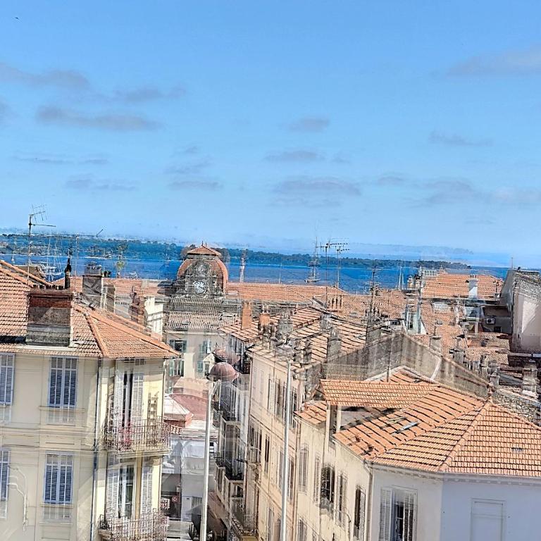 ROL2 - Beau 2 pièces avec balcon et vue mer latérale - Appartement 1 Chambre avec Balcon - 10