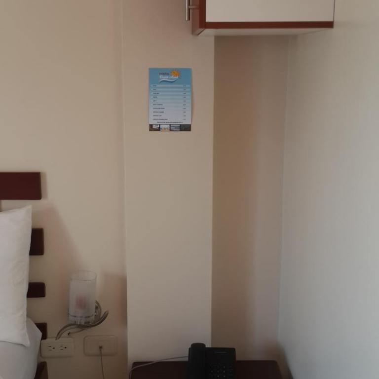 Hostal Costa Azul - Habitación Individual con baño - 2