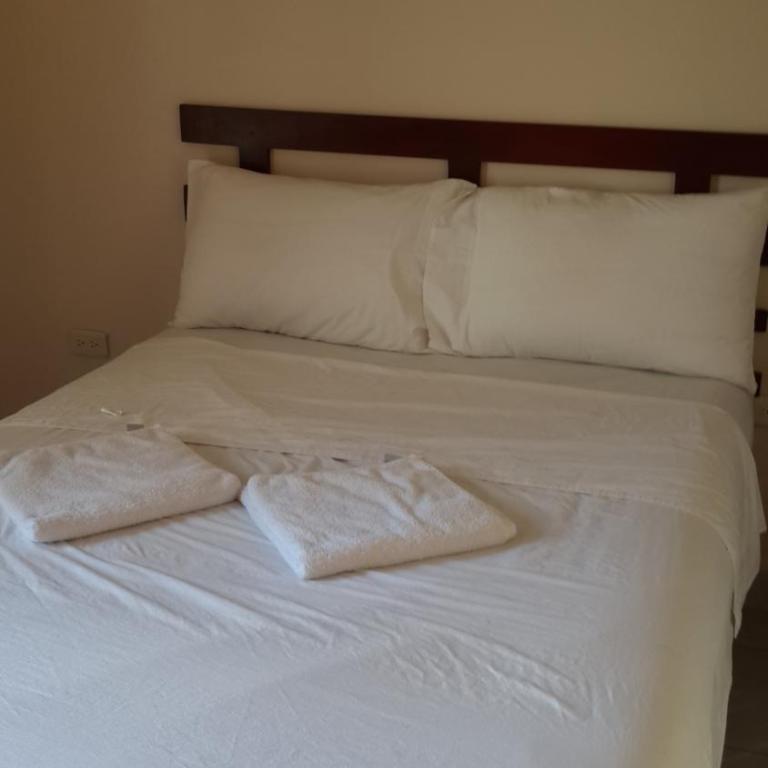 Hostal Costa Azul - Habitación Individual con baño - 6