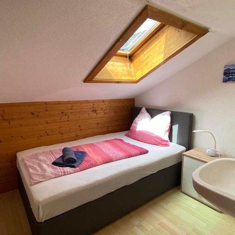 Ferienwohnung Marianne - Apartment mit 3 Schlafzimmern und Dusche - 8