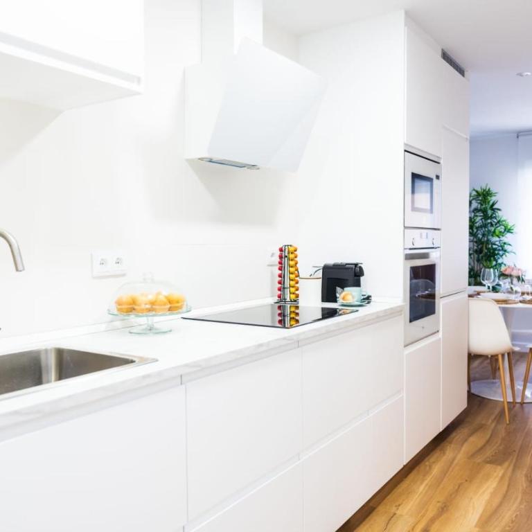 Nuevo apartamento entre 2 playas con garaje, terraza, wifi - Apartamento de 3 dormitorios - 6