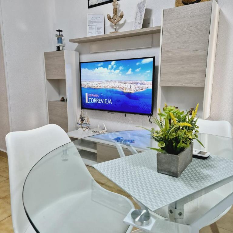 La Casa de Verónica - Serene Apartment with Shared Pool, Steps from the Beach - Apartamento con vistas a la piscina - 1