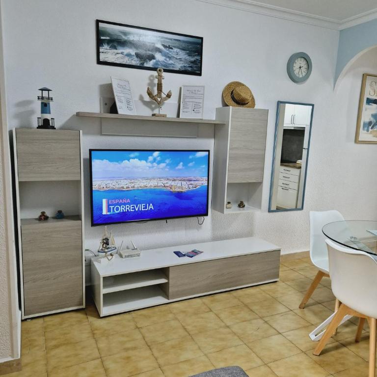 La Casa de Verónica - Serene Apartment with Shared Pool, Steps from the Beach - Apartamento con vistas a la piscina - 17