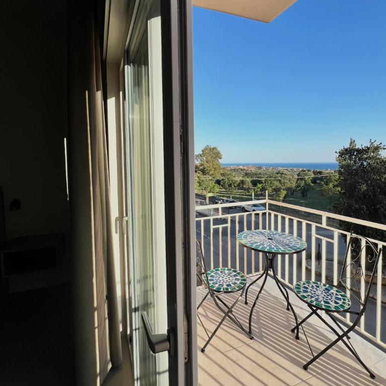 B&B Il Giardino Dei Templi - Camera Matrimoniale con Balcone e Vista Mare - 8