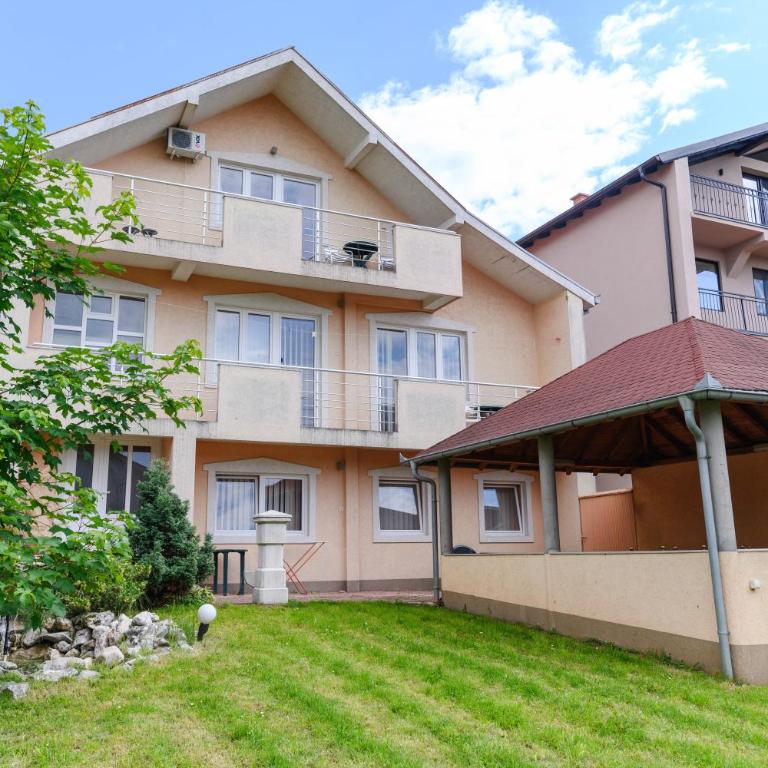 Smestaj STAI, u ulici Nikole Tesle 10, Sokobanja - Two-Bedroom Apartment with Mountain View - 1
