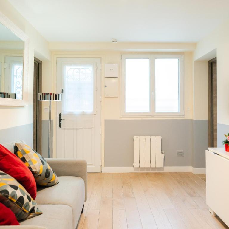 Stunning Modern Red Apartment near Bastille-Marais - Appartement 2 Chambres - 21
