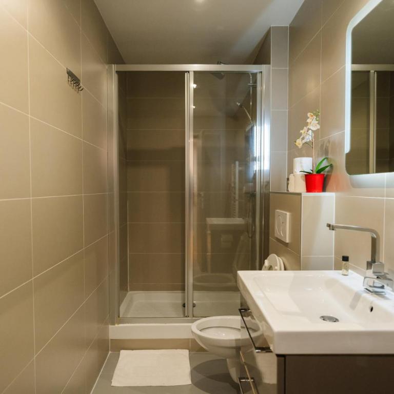 Stunning Modern Red Apartment near Bastille-Marais - Appartement 2 Chambres - 27