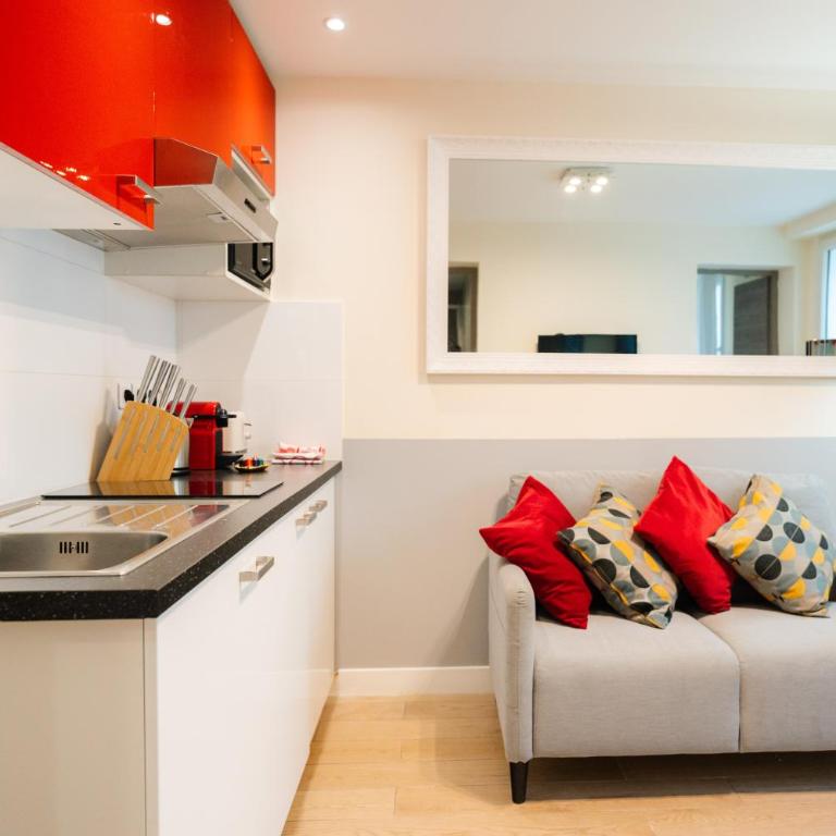 Stunning Modern Red Apartment near Bastille-Marais - Appartement 2 Chambres - 7