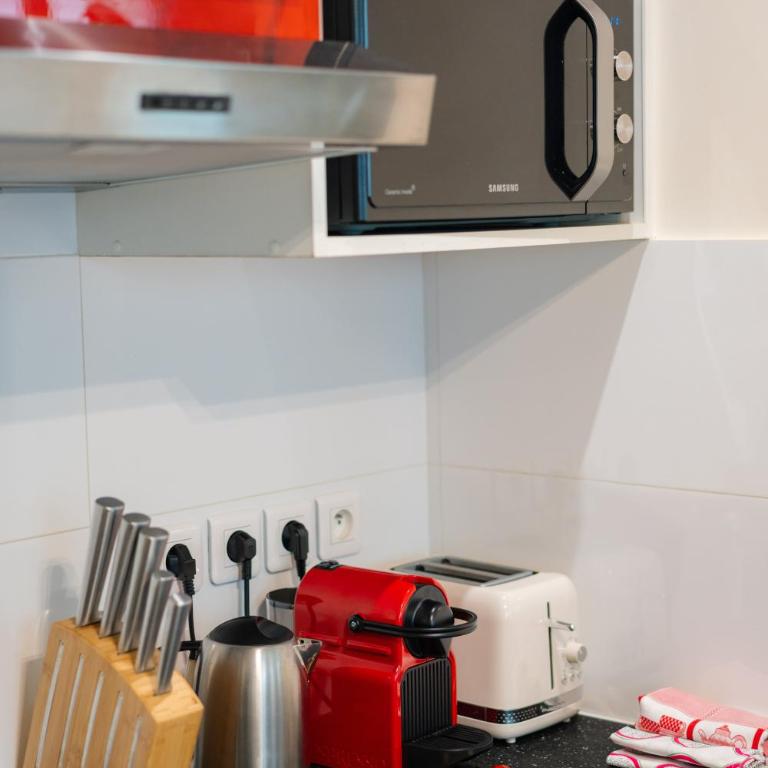 Stunning Modern Red Apartment near Bastille-Marais - Appartement 2 Chambres - 9