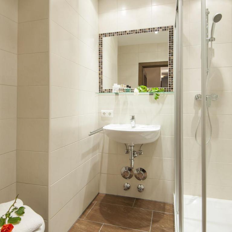 Kaiser-Franz - Apartamento de 3 dormitorios con balcón - 2