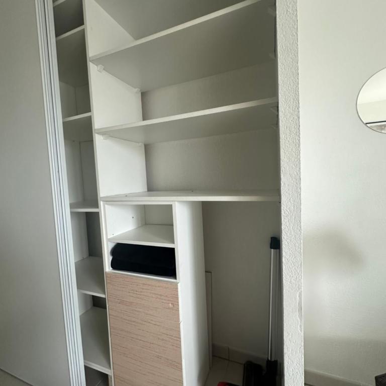 Cosy studio avec parking et vue féerique - Appartement 1 Chambre - 24