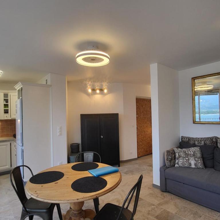 Appartement sur la baie, en centre ville - Apartamento de 1 dormitorio - 13