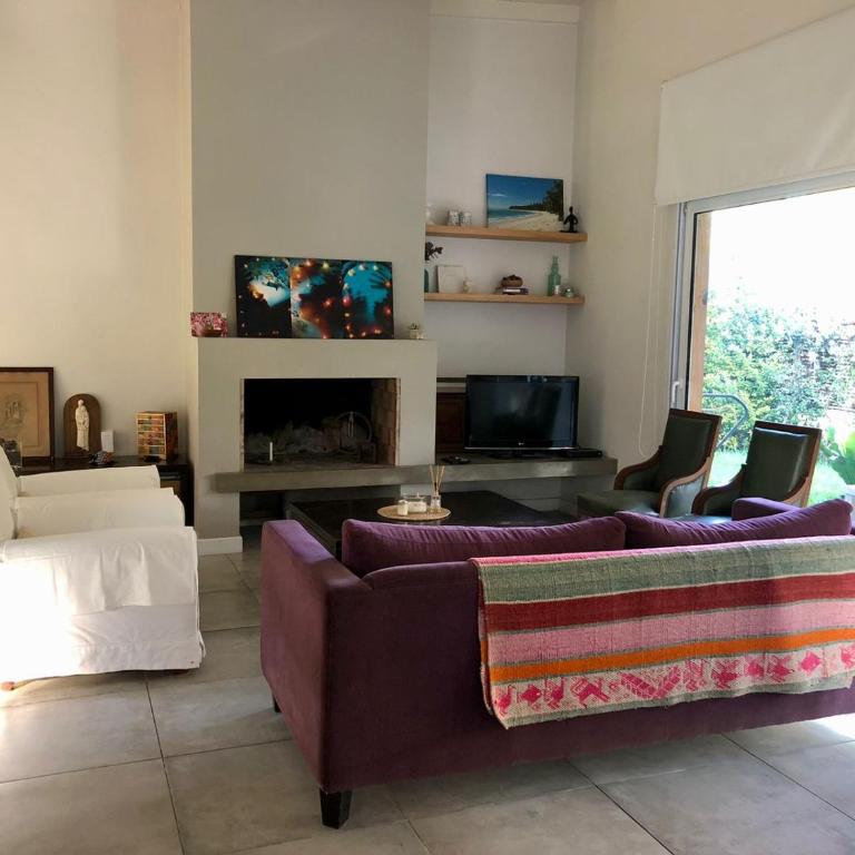Moderna y cálida casa en el Bosque Peralta Ramos para relajarse y disfrutar de la Naturaleza en Mar del Plata - Casa de 2 dormitorios - 4