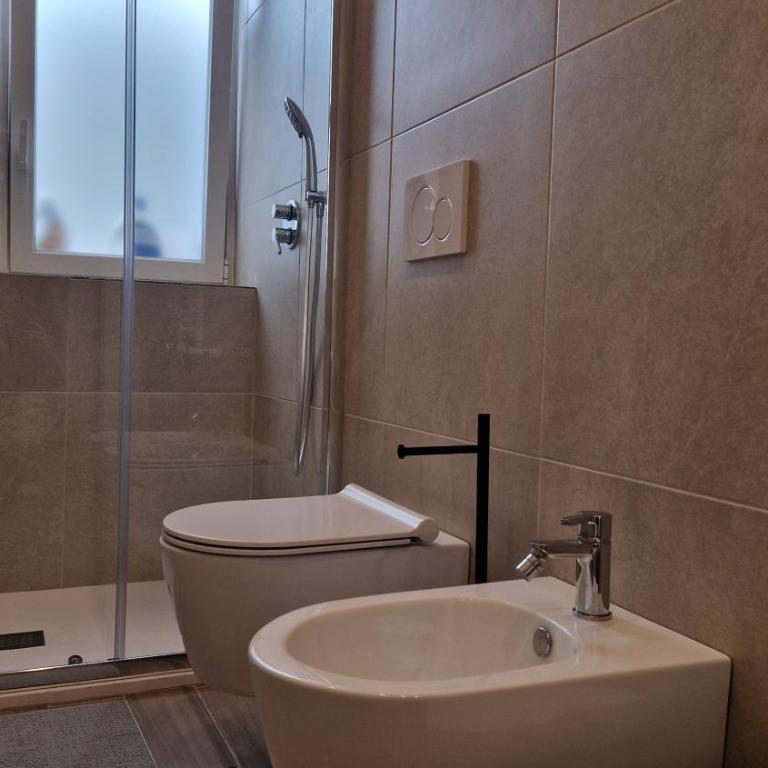 Orlando Rooms - Double Room with Balcony - 11