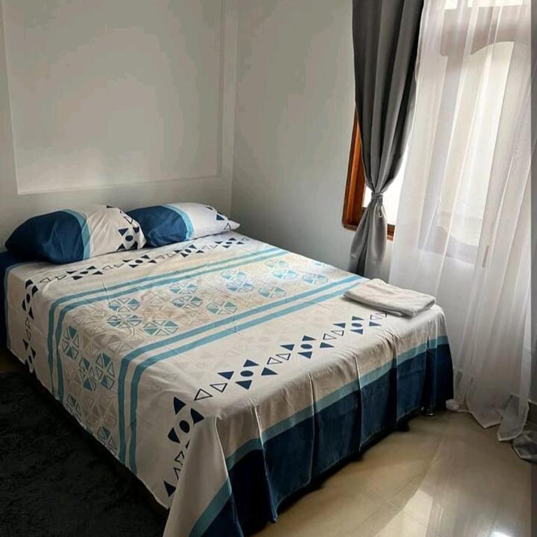 Apto 1 Familiar y Tranquilo Tequendama 180 m2 - Apartamento - 3