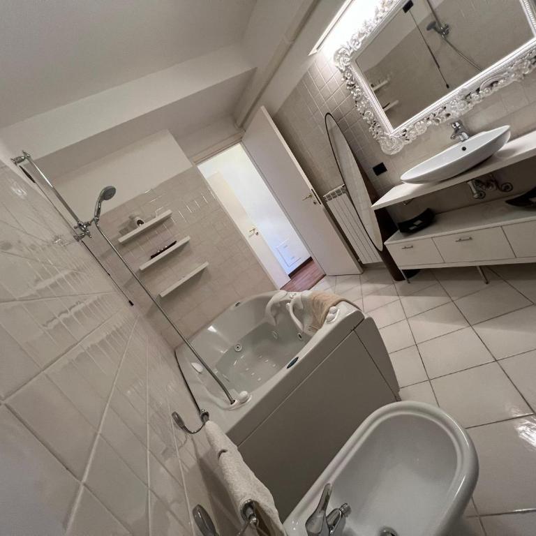 Casa Nostra - One-Bedroom Apartment - 41
