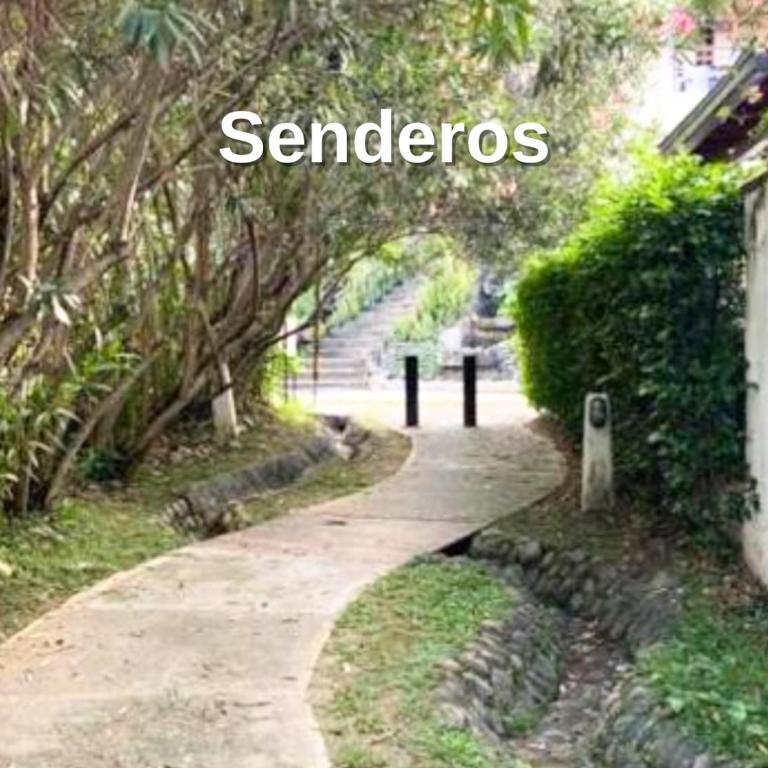 ""Apto 2 Habit, 4 piscinas, Dcto GENIUS, Check in-out extendidos, a 1 cuadra del parque -Ciudadela del Sol-"" - Two-Bedroom Apartment with Pool View - 15