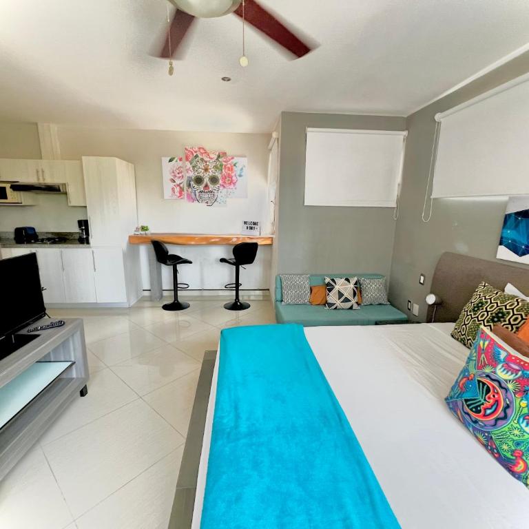 Playa Centro Rooftop Apartments & Studios - Deluxe King Studio - 8