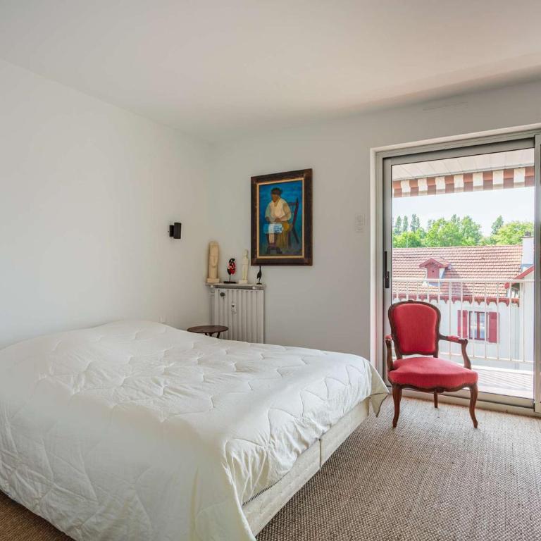 Appartement moderne en centre-ville avec balcon et parking à 400m de la plage - FR-1-4-693 - Appartamento - 12