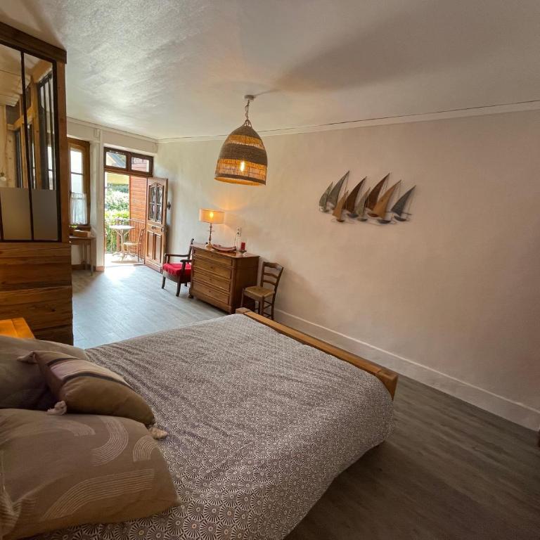 Chambres d'hôtes avec entrée privative au calme dans maison de village au-villard - Chambre Double avec Salle de Bains Privative - 6