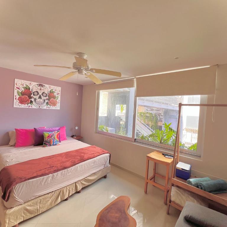 Playa Centro Rooftop Apartments & Studios - King Studio with Sofa Bed - 9