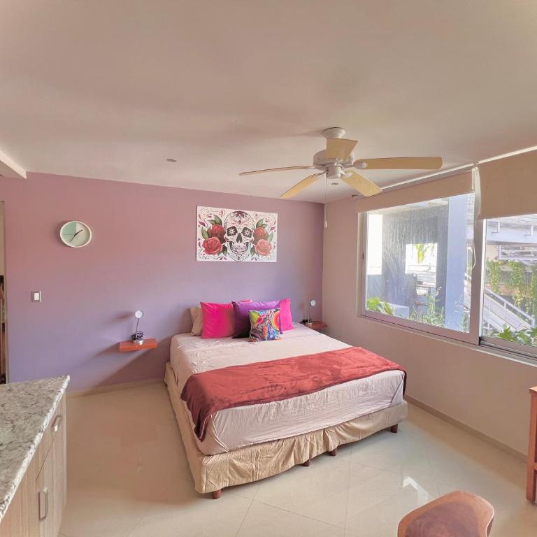 Playa Centro Rooftop Apartments & Studios - King Studio with Sofa Bed - 7