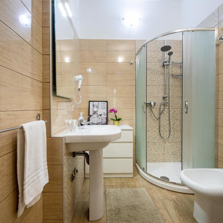 Verona Pop Duplex - Two-Bedroom Apartment with Balcony - 17
