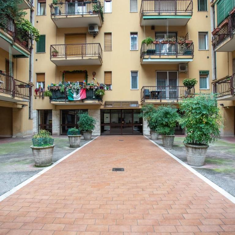 Verona Pop Duplex - Two-Bedroom Apartment with Balcony - 32