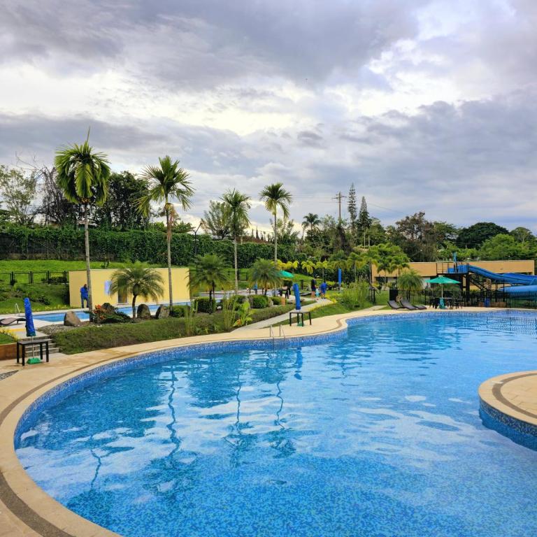 Apartamento Privado Vacacional a 5m del Aeropuerto, 20 minutos del Parque del Cafe y Centro de Armenia con 4 Piscinas, 3 Jacuzzi, Sauna By Molca Xperiences 3H - Apartamento de 3 dormitorios - 76