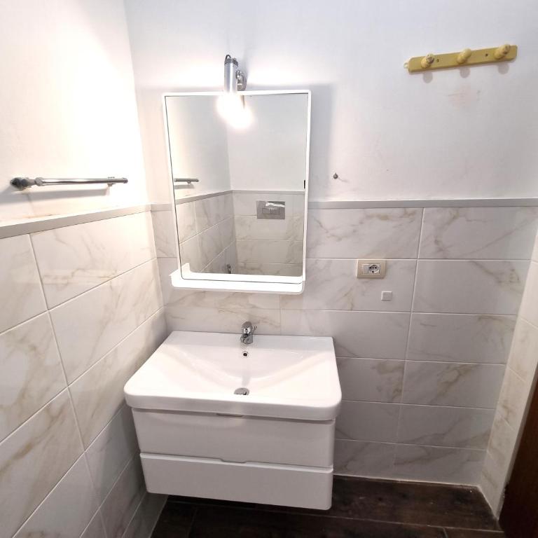 ROSSO - PROPPRO SRL - MILAZZO ISOLE EOLIEe - Appartamento con 2 Camere da Letto, Balcone e Vista mare - 6