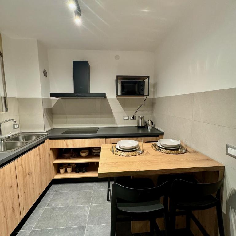 Spacious Alpine Retreat & Parking - Appartamento - 19