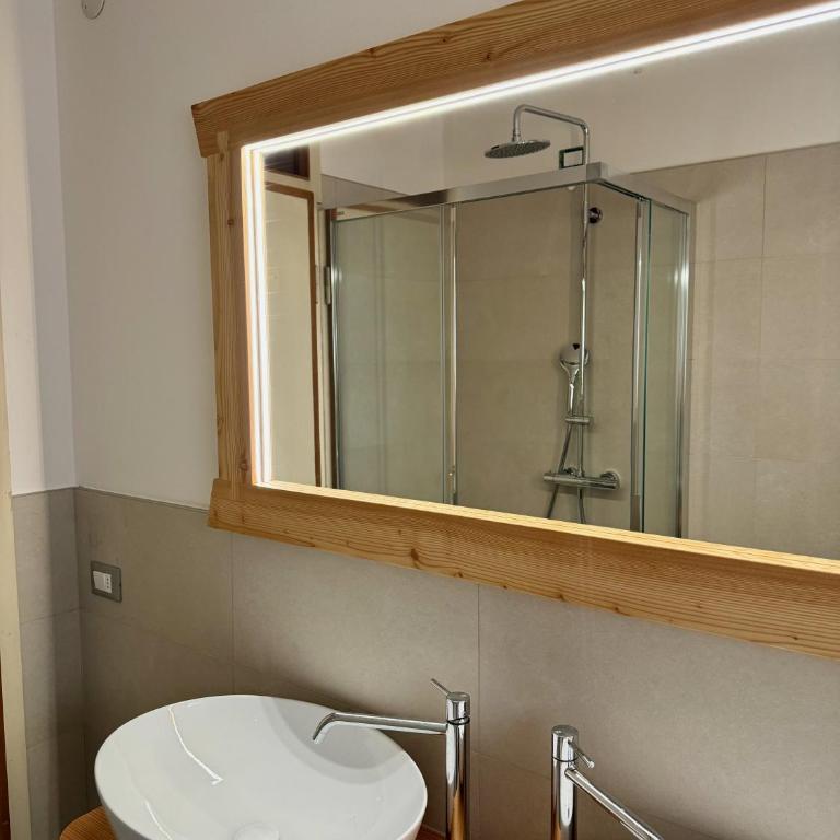 Spacious Alpine Retreat & Parking - Appartamento - 48